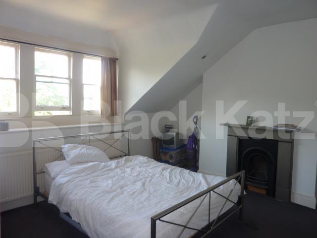 			MINS TO PRIMROSE HILL!!, 1 Bedroom, 1 bath, 1 reception Flat			 Elsworthy Road, PRIMROSE HILL